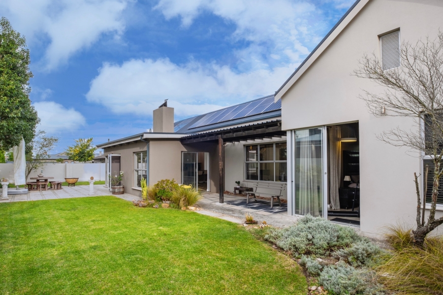 3 Bedroom Property for Sale in Earls Court Lifestyle Estate Western Cape